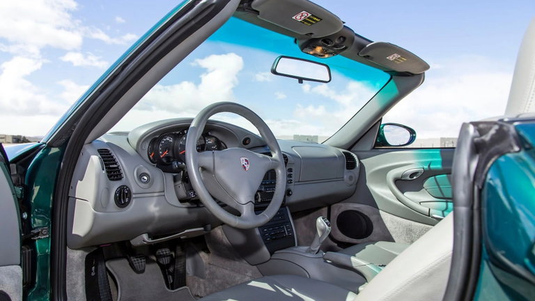Porsche 996 Carrera 4