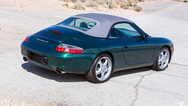 Porsche 996 Carrera 4
