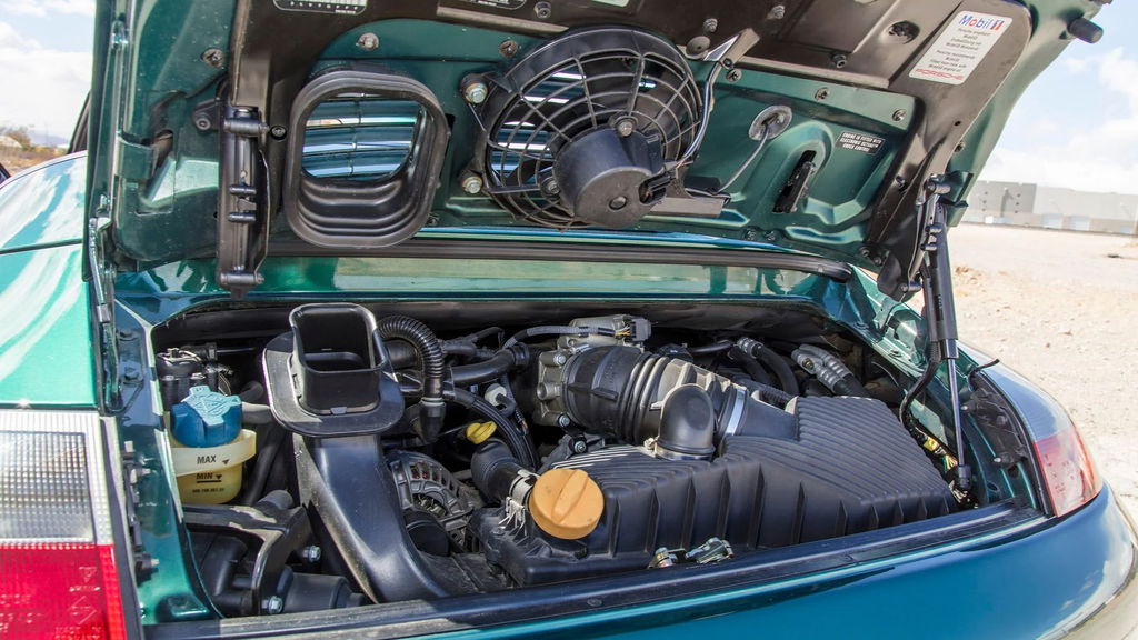 Porsche 996 Carrera 4