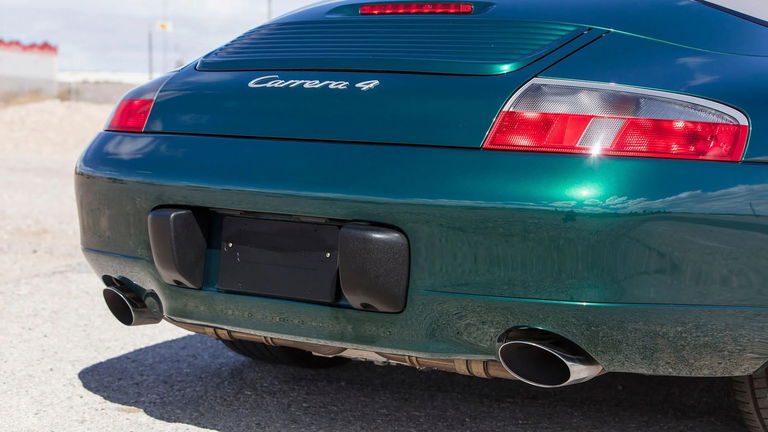 Porsche 996 Carrera 4