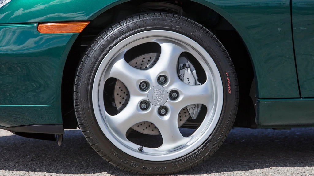 Porsche 996 Carrera 4