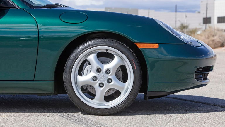 Porsche 996 Carrera 4