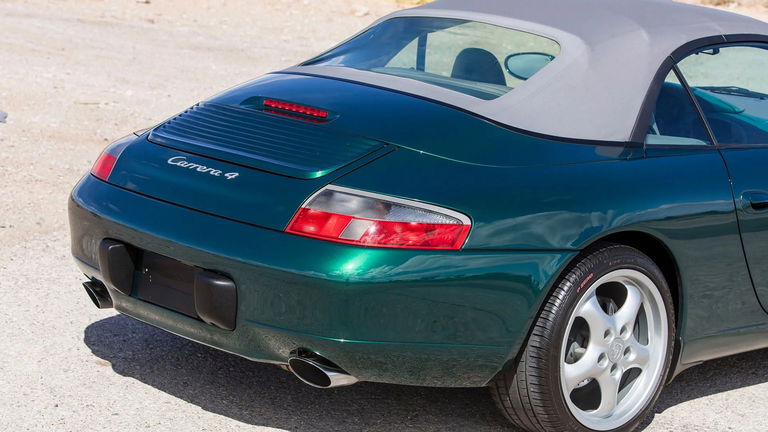 Porsche 996 Carrera 4