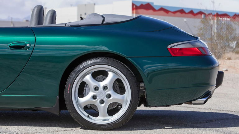 Porsche 996 Carrera 4