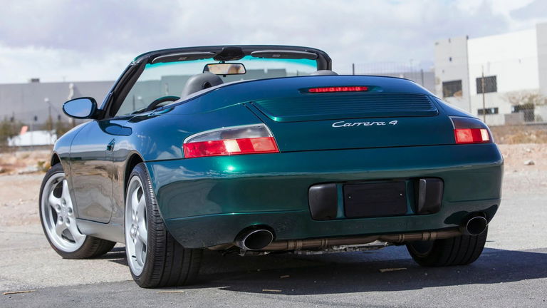 Porsche 996 Carrera 4