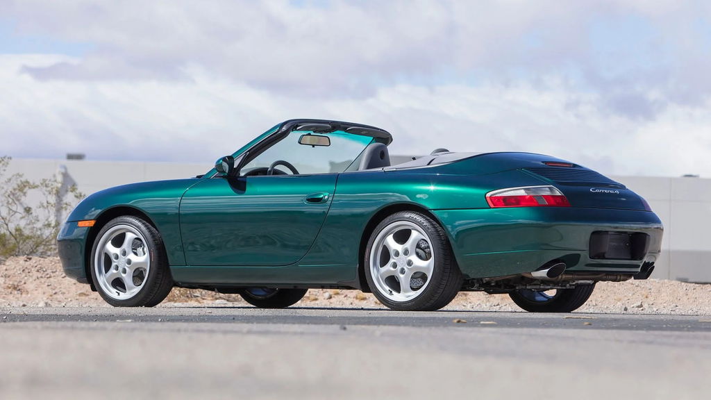 Porsche 996 Carrera 4