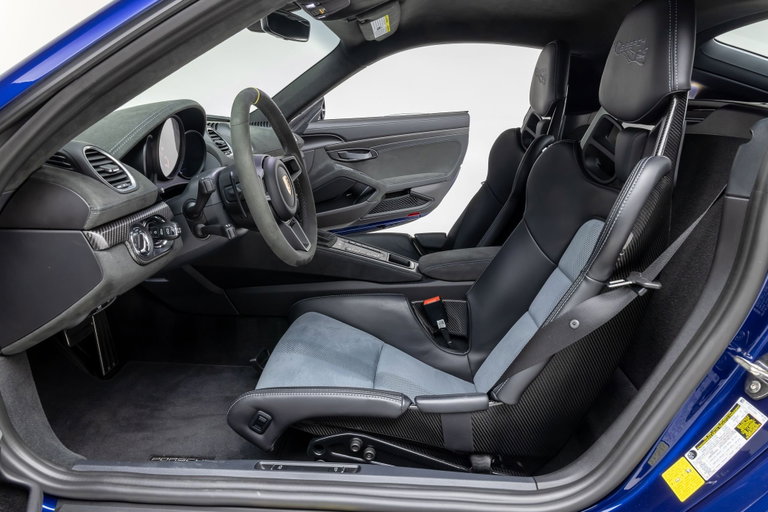 Porsche 718 Cayman GT4 RS