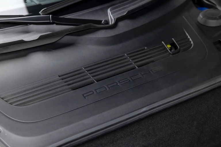 Porsche 718 Cayman GT4 RS