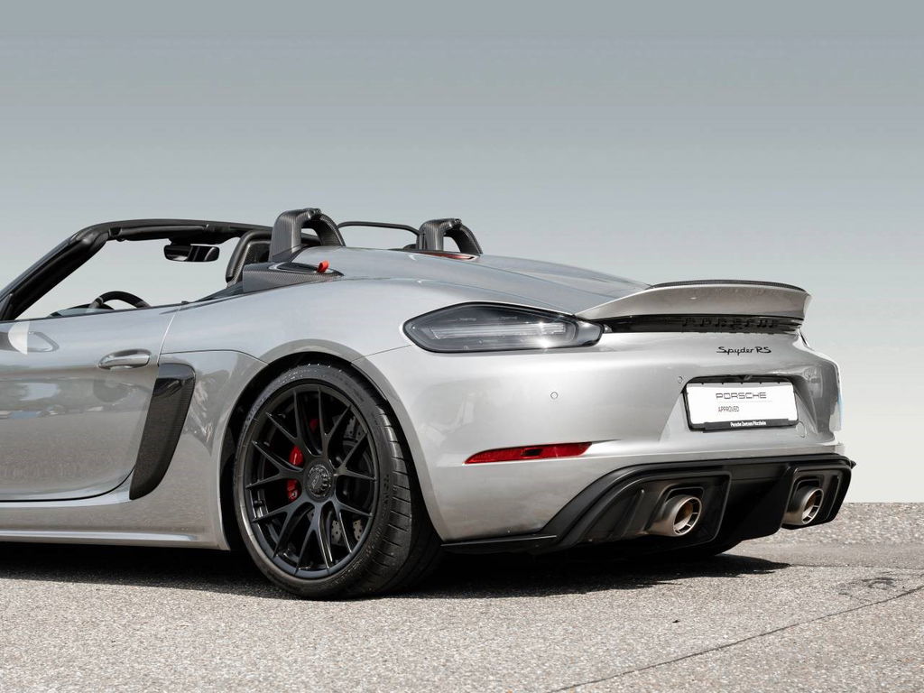 Porsche 718 Spyder RS