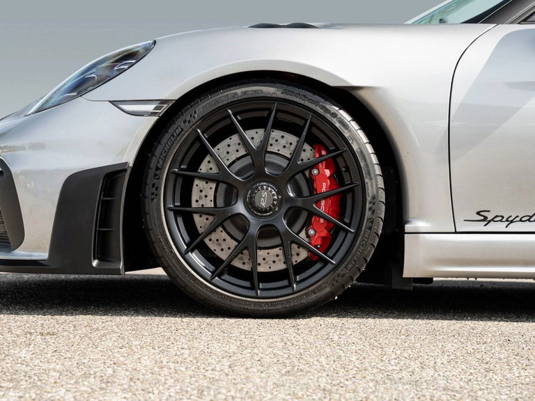 Porsche 718 Spyder RS