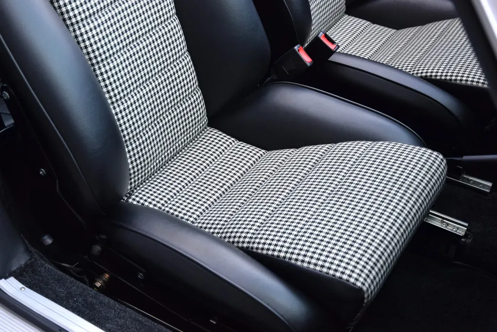 Porsche 911 S (F-Modell)