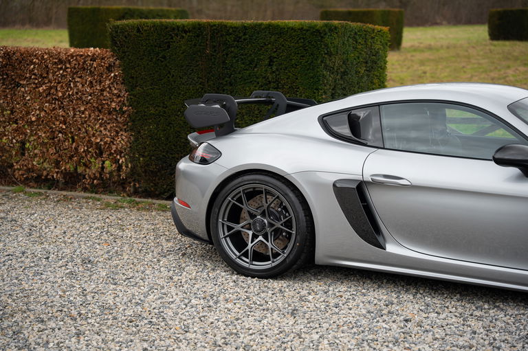 Porsche 718 Cayman GT4 RS