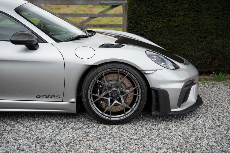 Porsche 718 Cayman GT4 RS