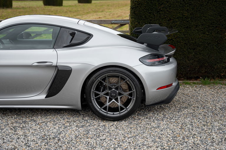 Porsche 718 Cayman GT4 RS