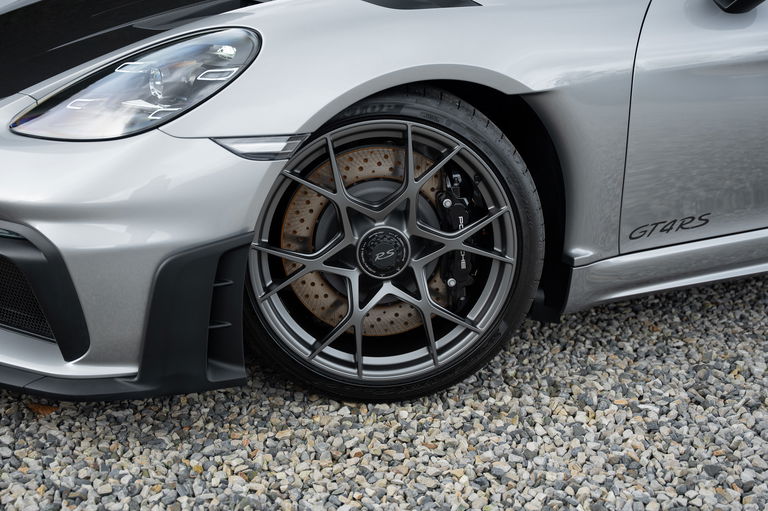 Porsche 718 Cayman GT4 RS