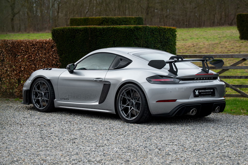 Porsche 718 Cayman GT4 RS