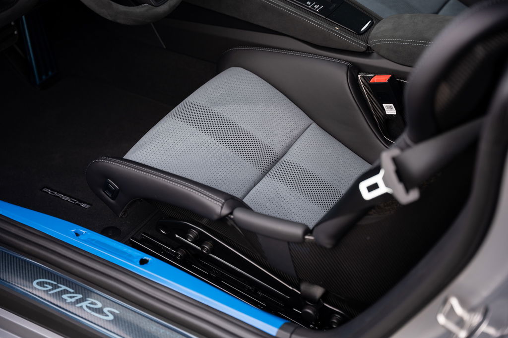 Porsche 718 Cayman GT4 RS