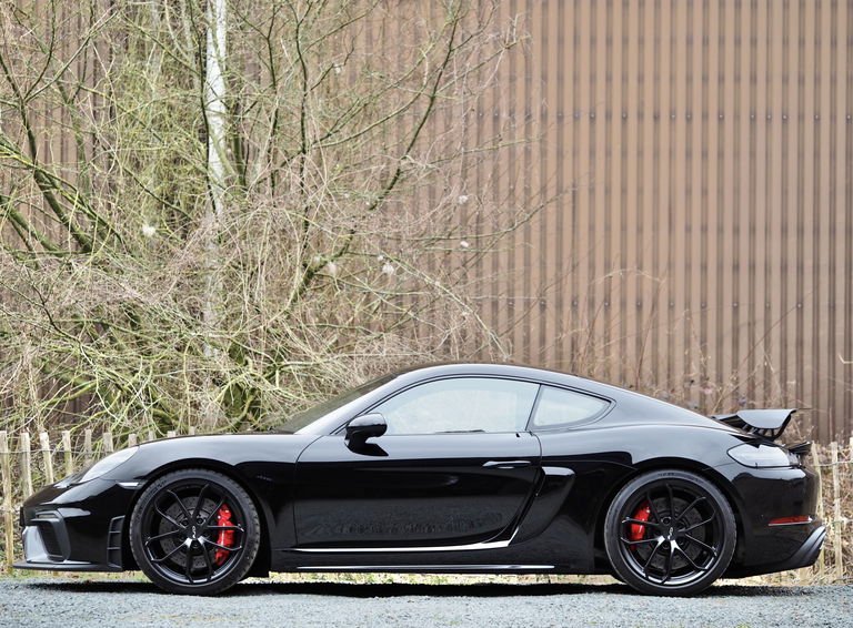 Porsche 718 Cayman GT4