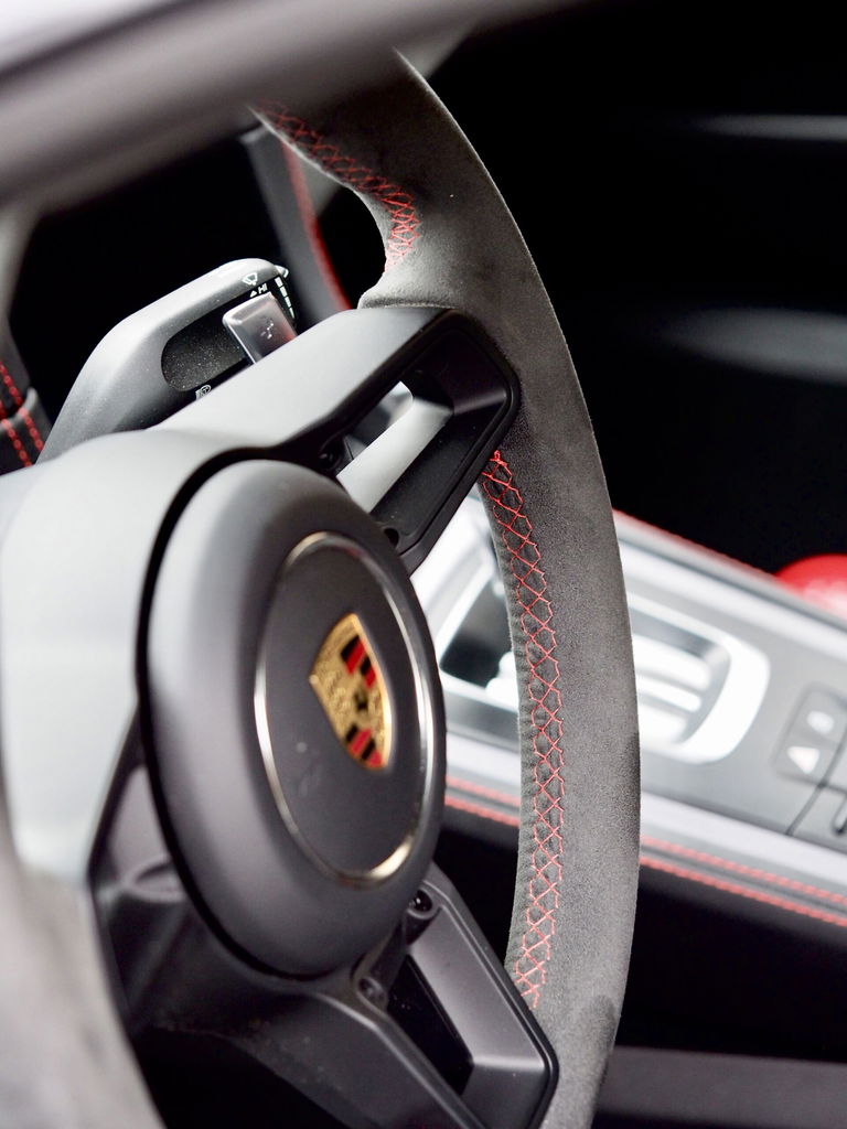 Porsche 718 Cayman GT4