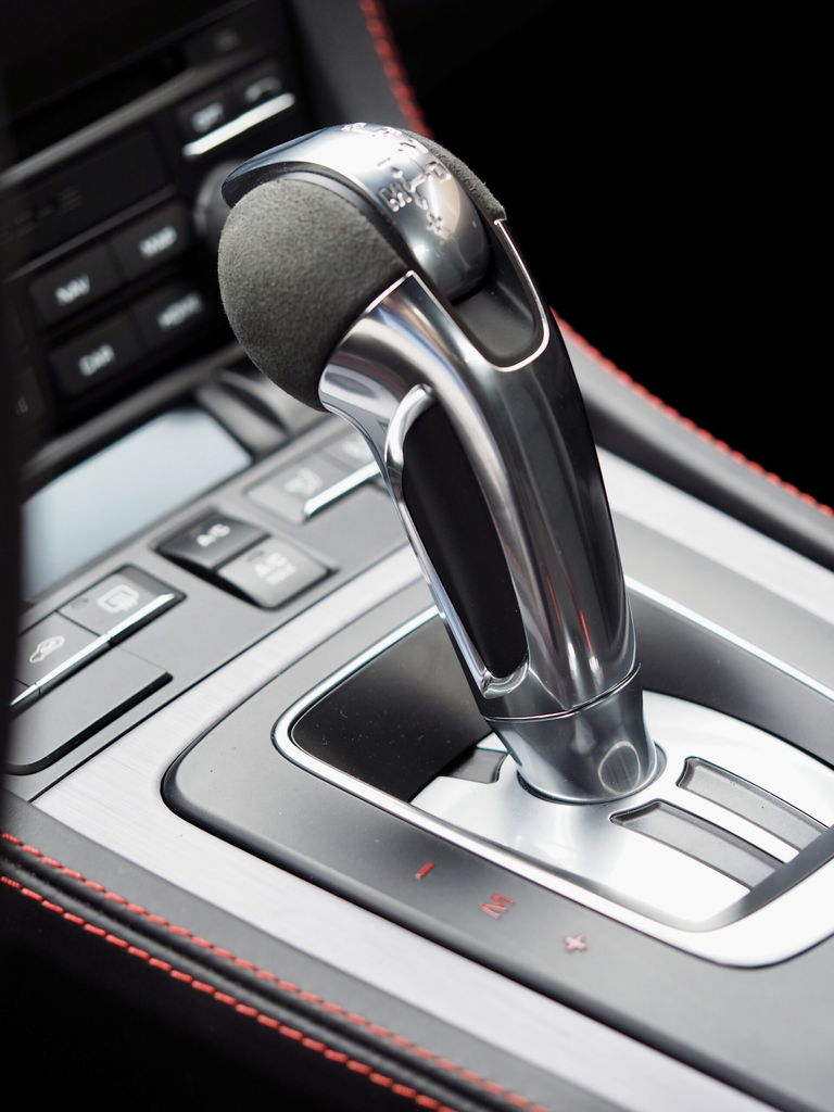 Porsche 718 Cayman GT4