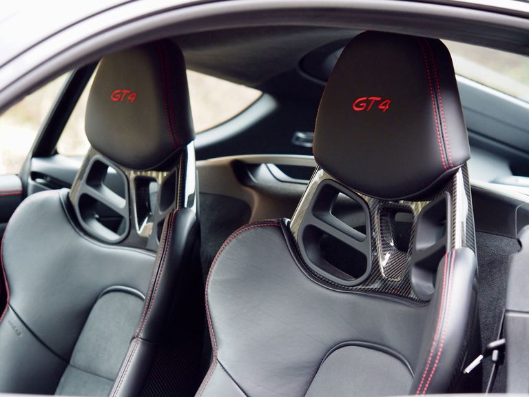 Porsche 718 Cayman GT4