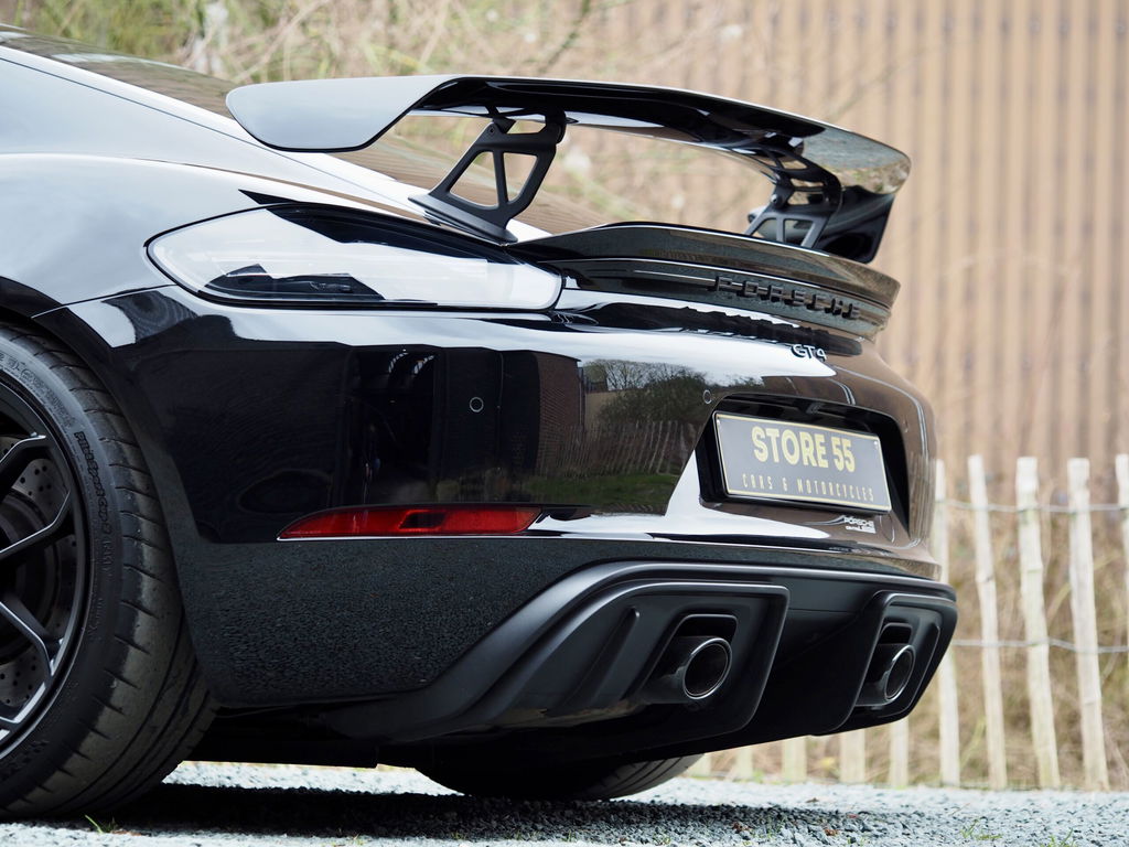 Porsche 718 Cayman GT4