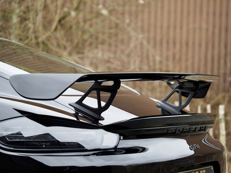 Porsche 718 Cayman GT4