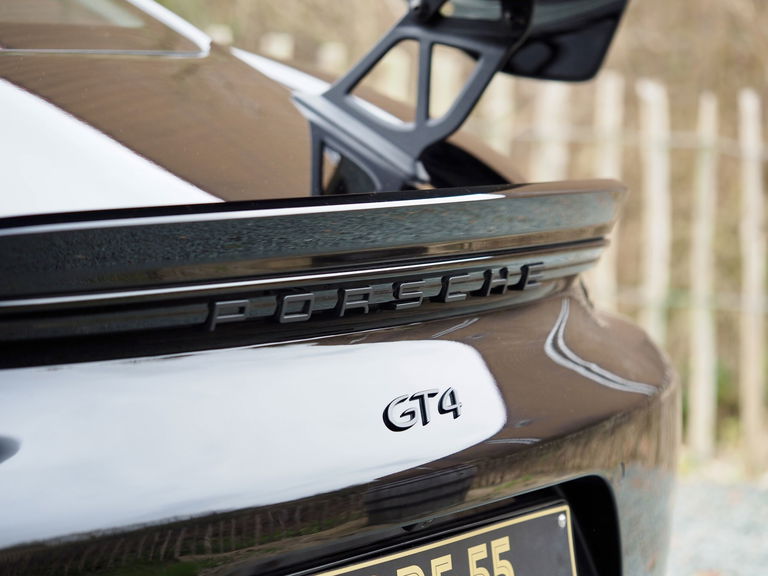 Porsche 718 Cayman GT4