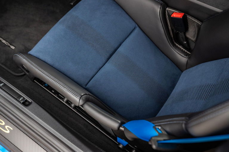 Porsche 718 Cayman GT4 RS