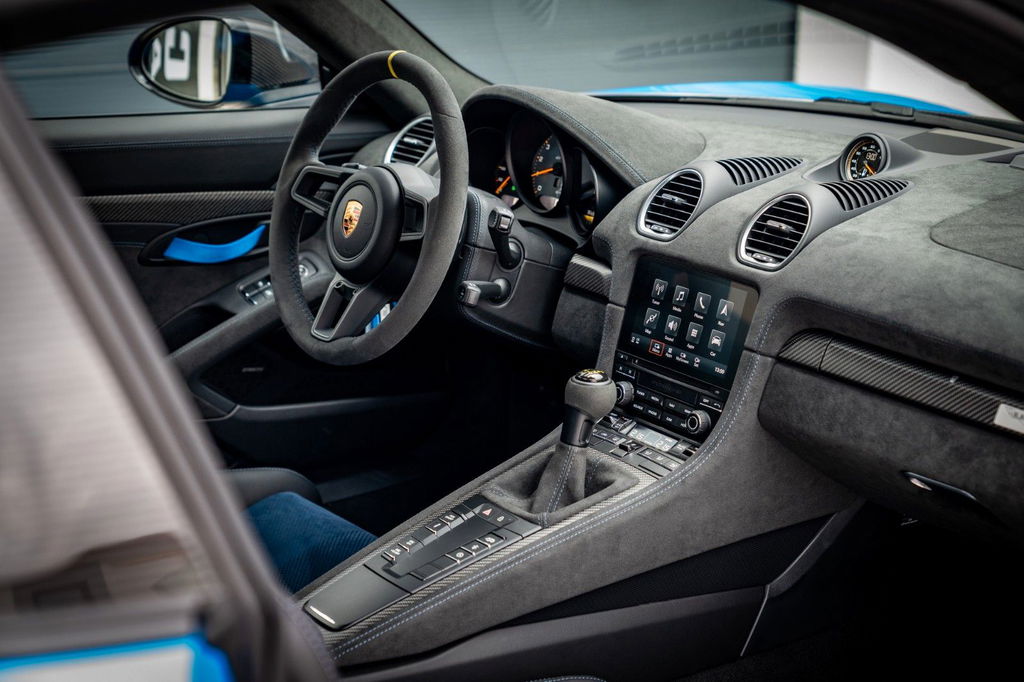 Porsche 718 Cayman GT4 RS