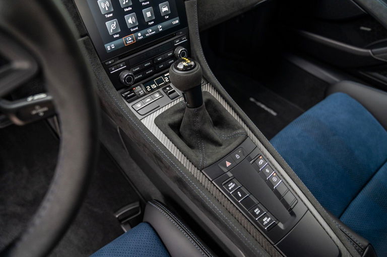 Porsche 718 Cayman GT4 RS