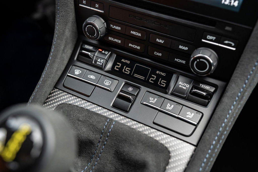 Porsche 718 Cayman GT4 RS