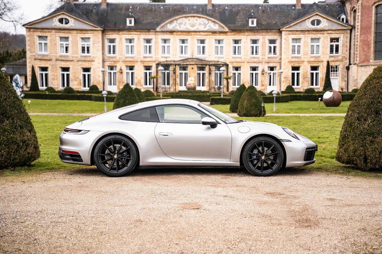 Porsche 992 Carrera 4