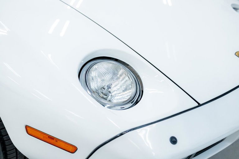 Porsche 928