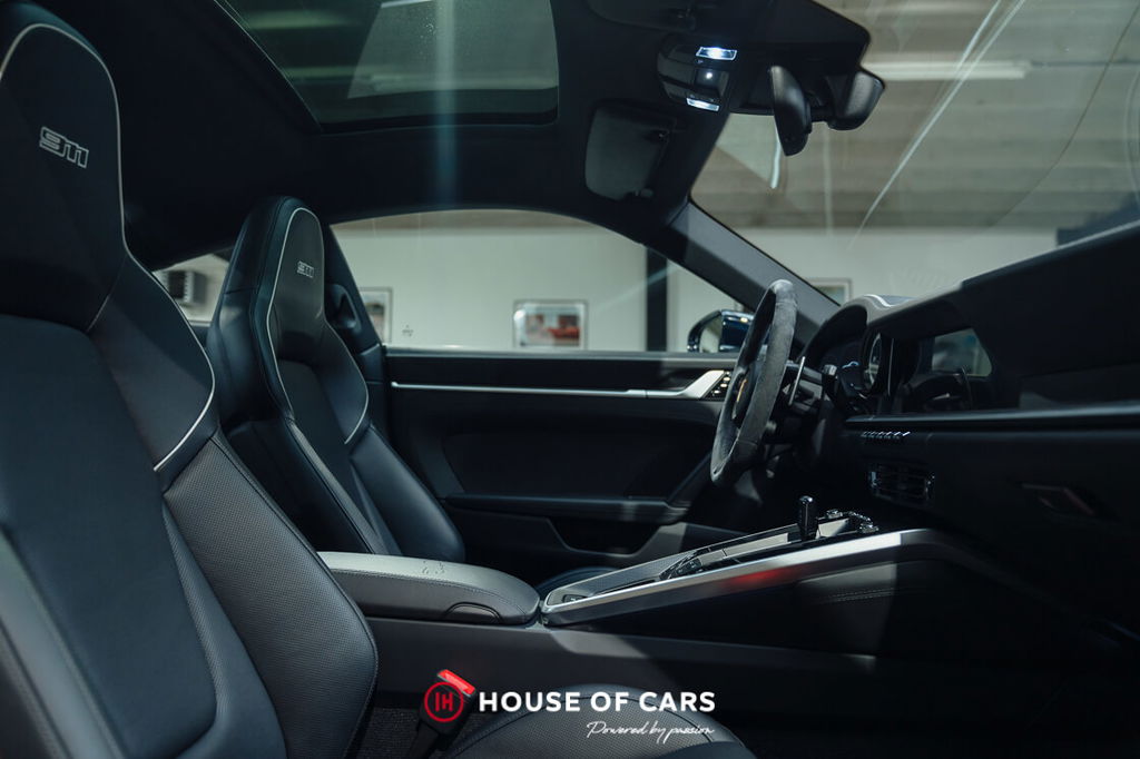 Porsche 992 Belgian Legend Edition