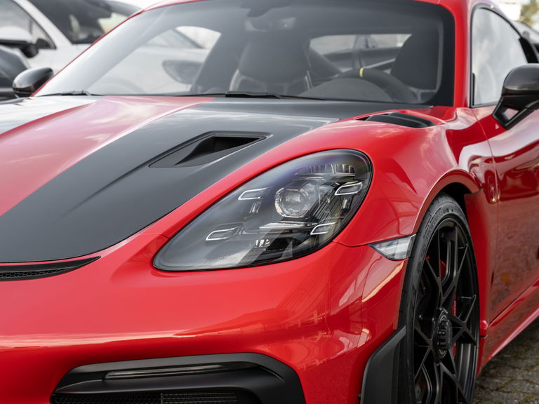 Porsche 718 Cayman GT4 RS