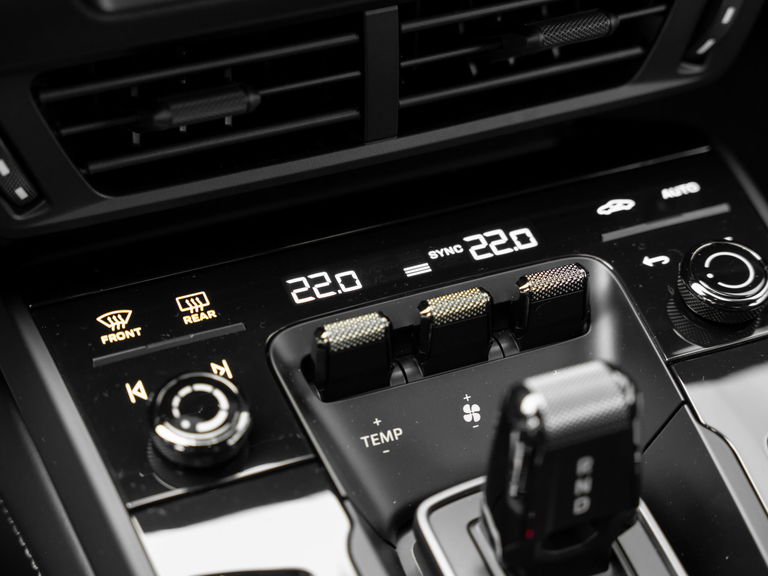 Porsche 992.2 Carrera GTS