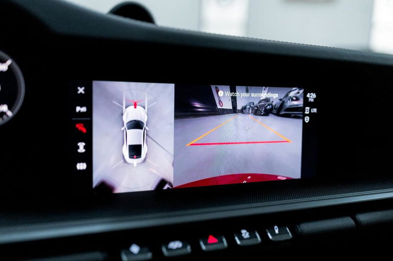 Porsche 992 Carrera 4