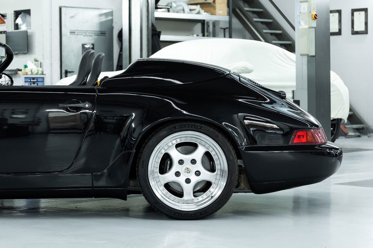 Porsche 964 Carrera 2 Speedster
