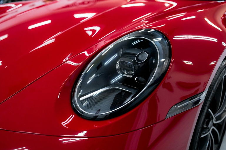 Porsche 992 Carrera 4