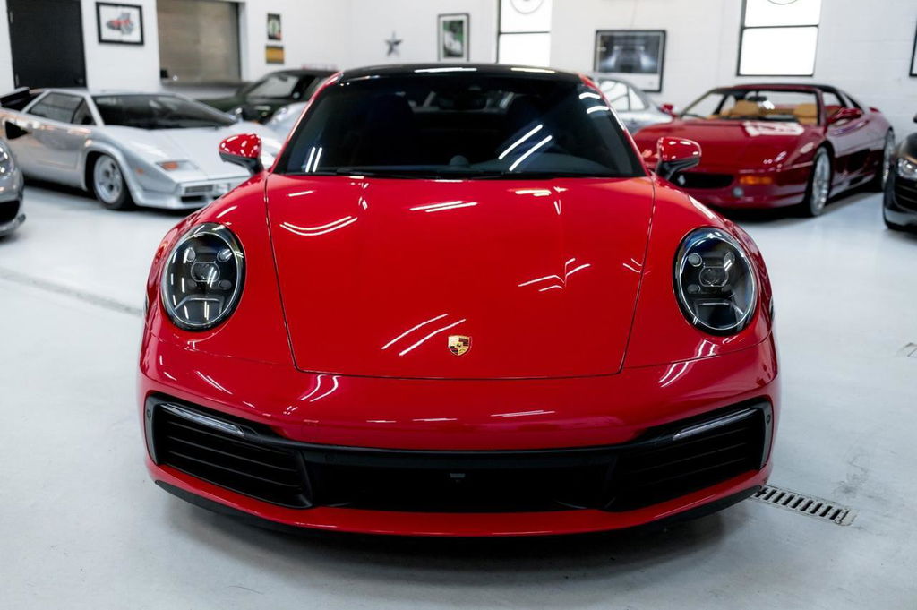 Porsche 992 Carrera 4