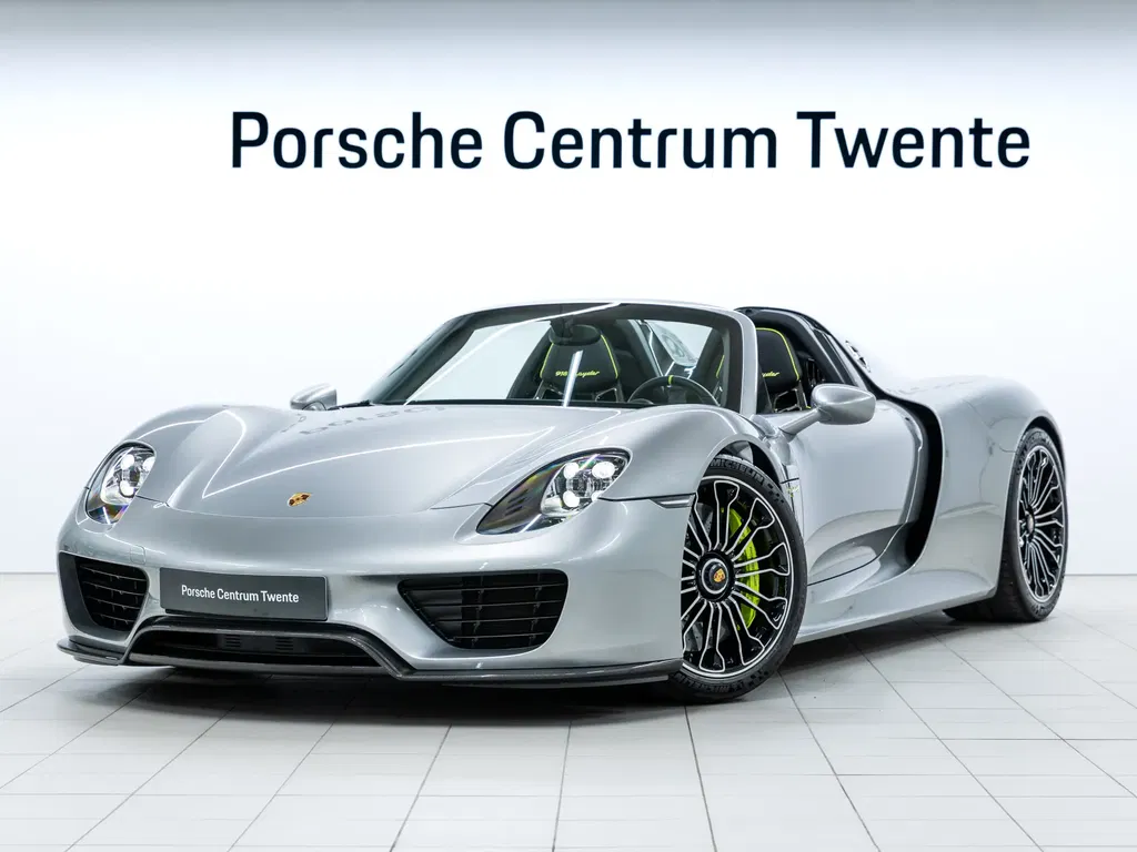 メルべ In love with this 918 spec via @alexpenfold and @kiklo.spaces