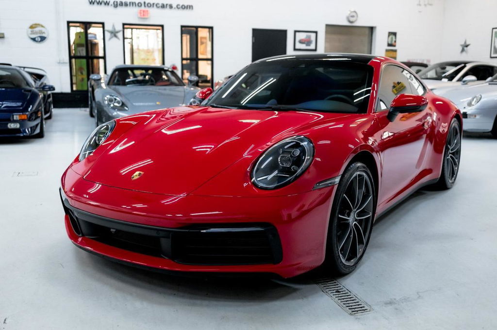 Porsche 992 Carrera 4