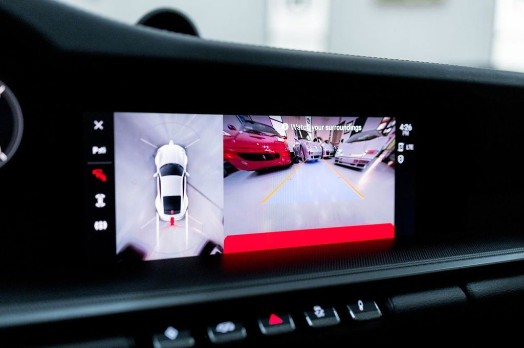 Porsche 992 Carrera 4