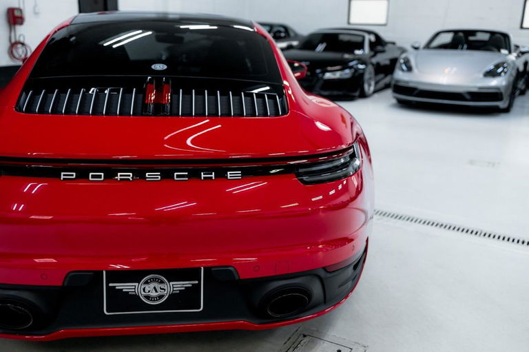 Porsche 992 Carrera 4