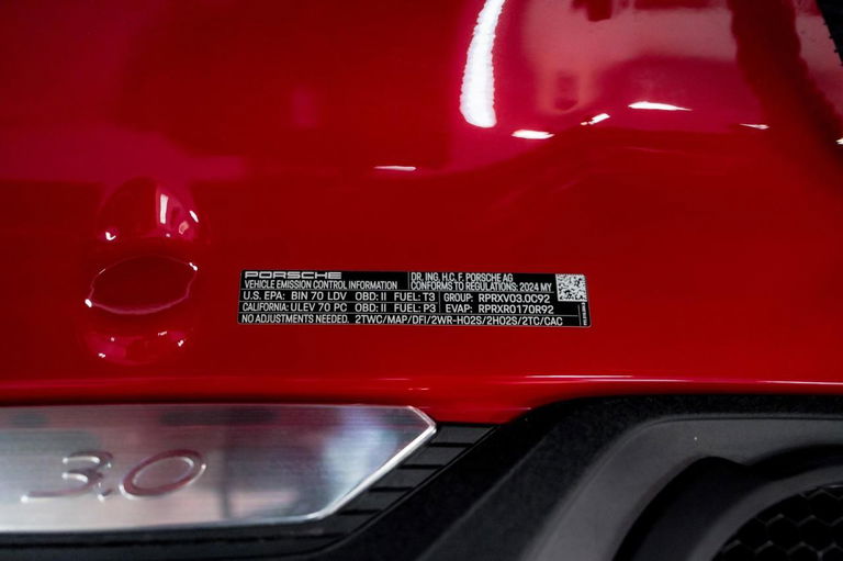 Porsche 992 Carrera 4