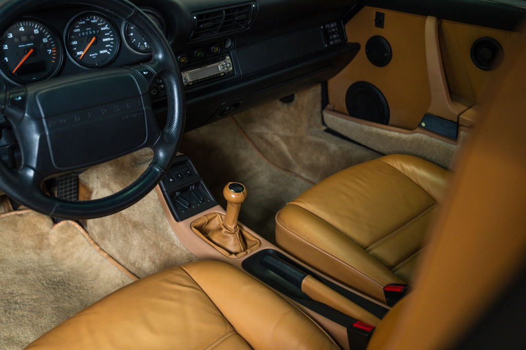 Porsche 964 Carrera 4