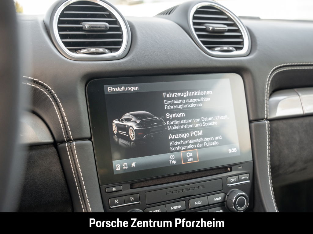 Porsche 718 Cayman GT4