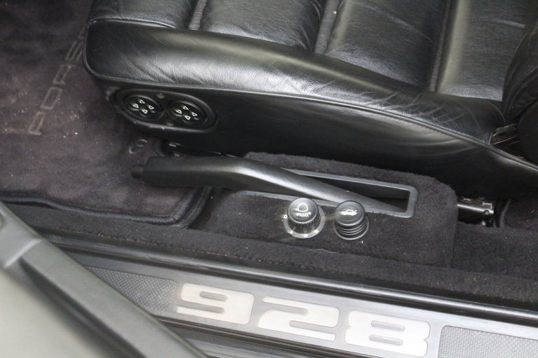 Porsche 928 S4
