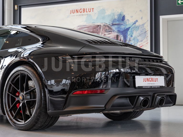 Porsche 992.2 Carrera 4 GTS